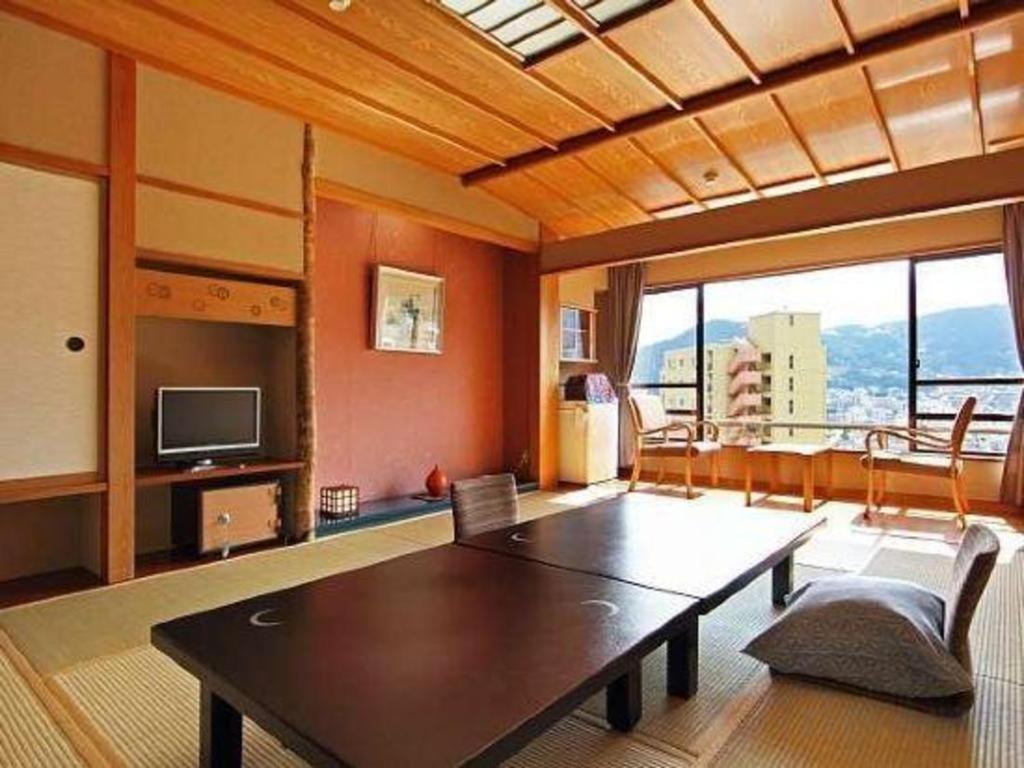 Tsukino Sumika Atami Juraku Hotel Екстер'єр фото