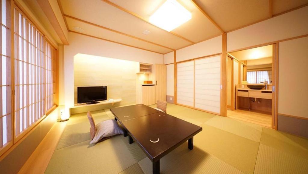 Tsukino Sumika Atami Juraku Hotel Екстер'єр фото
