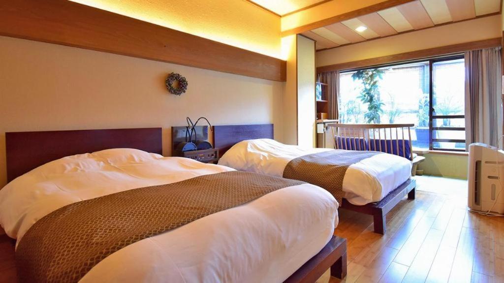 Tsukino Sumika Atami Juraku Hotel Екстер'єр фото
