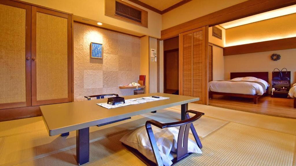 Tsukino Sumika Atami Juraku Hotel Екстер'єр фото