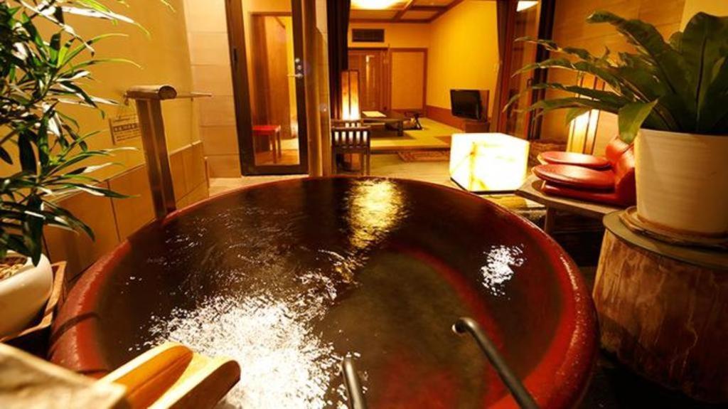 Tsukino Sumika Atami Juraku Hotel Екстер'єр фото