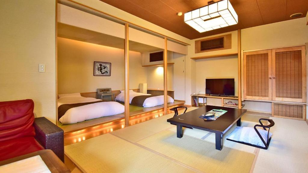 Tsukino Sumika Atami Juraku Hotel Екстер'єр фото